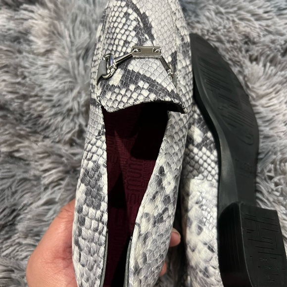 Snake Print loafer Super Cute - Picture 6 of 8